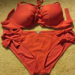 Aeries bikini Top and bottom